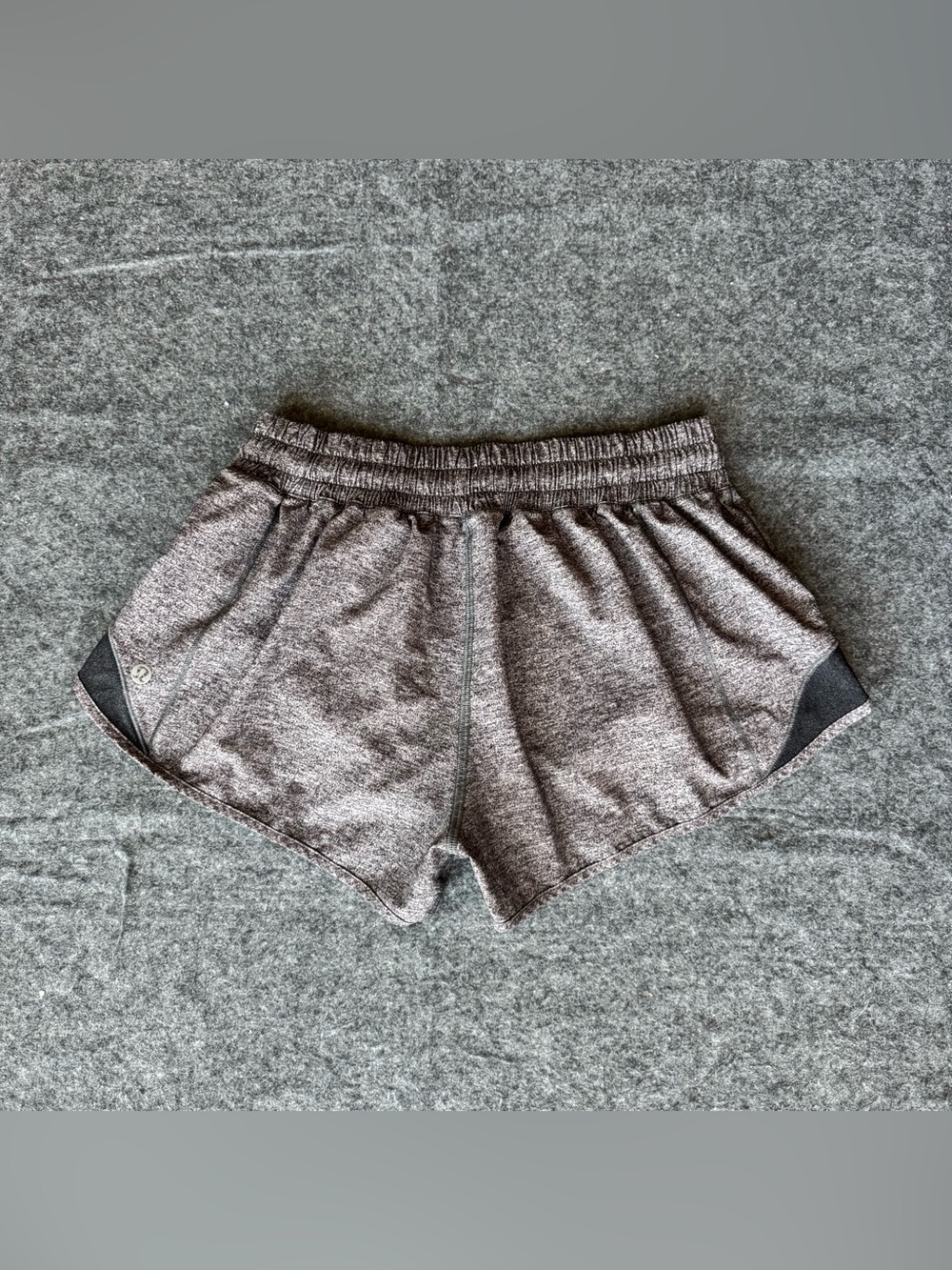 Lululemon Athletica Gray Heather Black Mesh Hotty Hot 2.5” Inseam Shorts